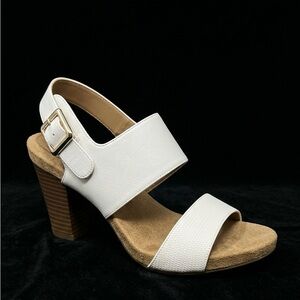 Giani Bernini White and Tan Heeled Sandals Size 8